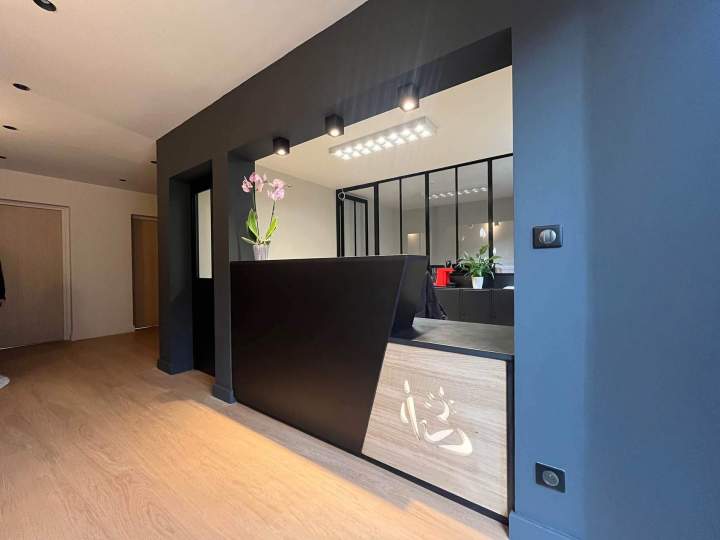 Agencement intérieur sur mesure pour optimiser vos espaces.