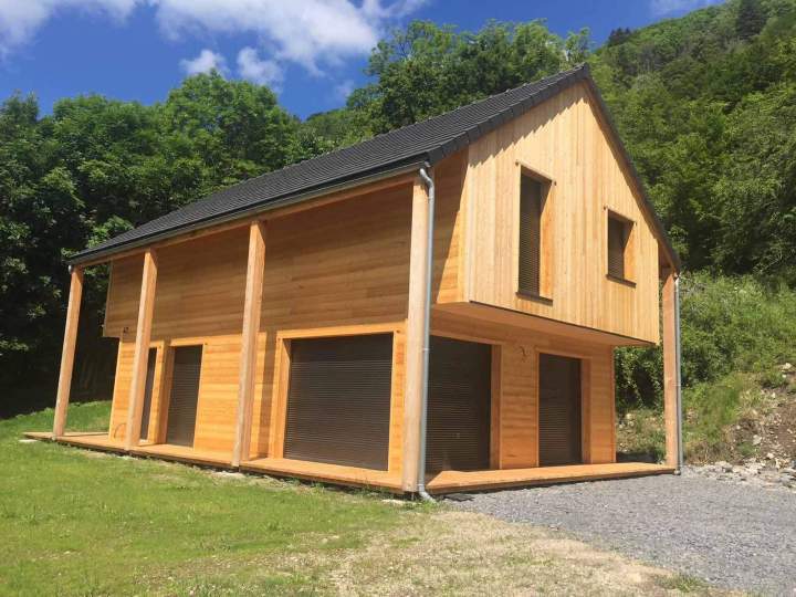 Conception de maisons écologiques à ossature bois.